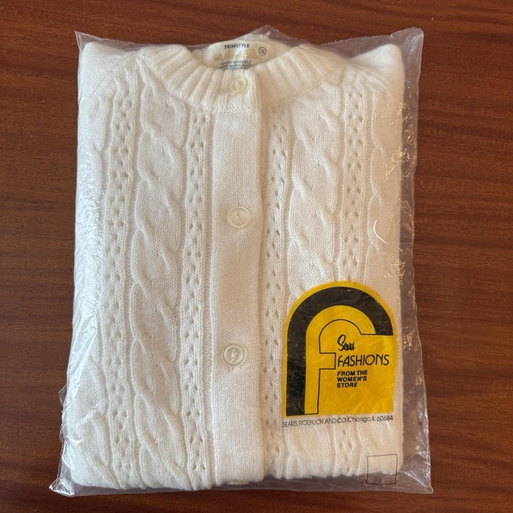 Vintage Primstyle Cable Knit Cardigan Size 36 (M) –White NOS Sears bag‎